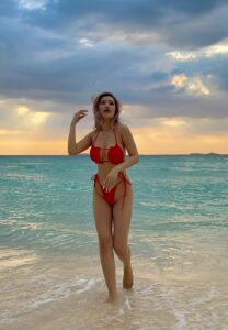 เรวดี ย้อมสี