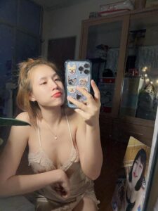 พลอย อรดา