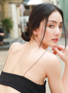 มีนา ริณา 16