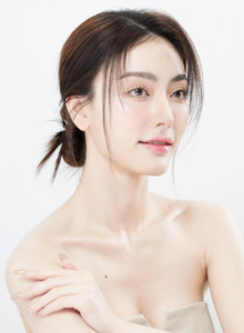 มีนา ริณา สูง