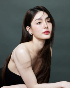 มีนา ริณา 18+