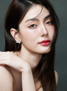 น้องมีนา ริณา