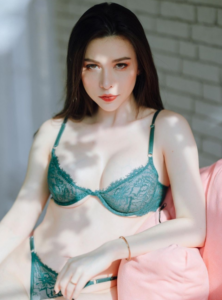 โมนี่ โมนิก้า 5