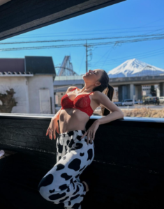 โมนี่ โมนิก้า คลิปโป๊