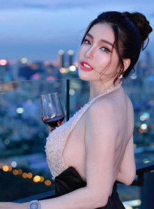 ใบเฟิร์น กุลธาดา 6 ใบเฟิร์น กุลธาดา 9