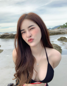 พะพอย ประวัติ